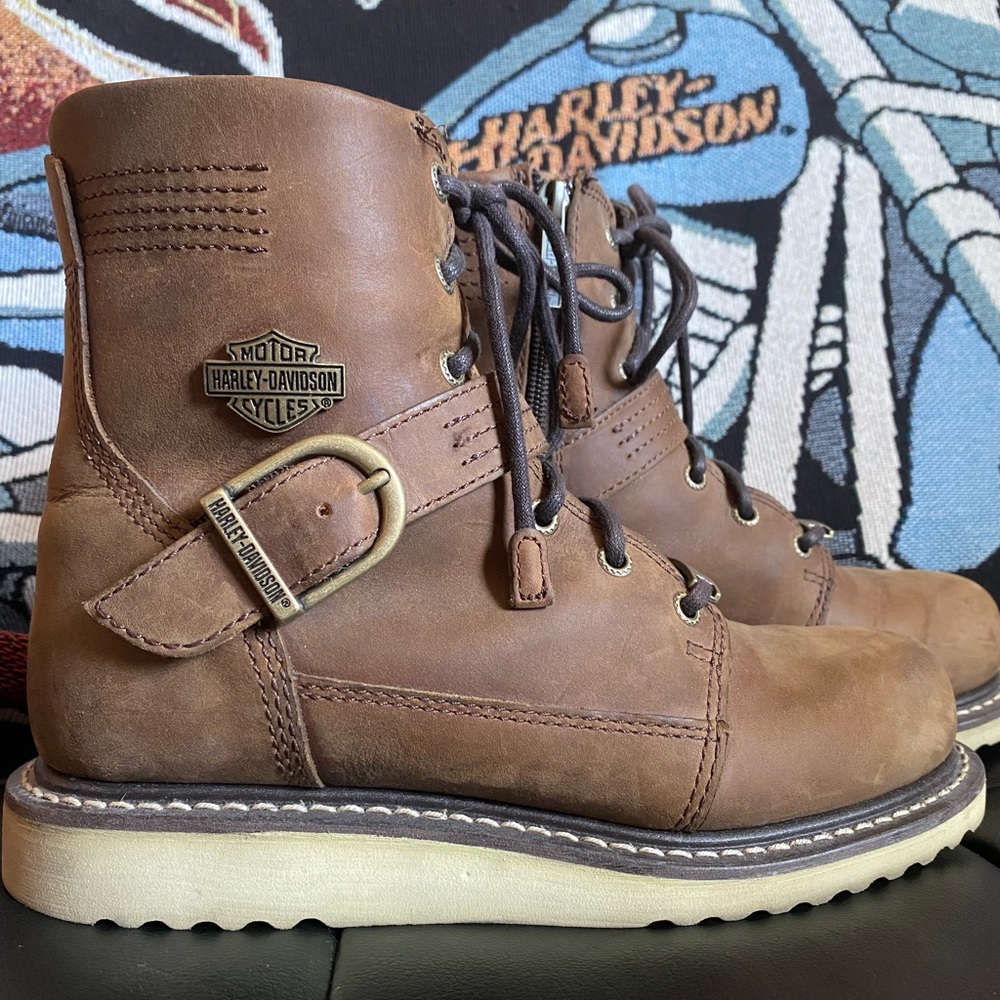 Harley-Davidson Brown Leather Boots with Rugged Design